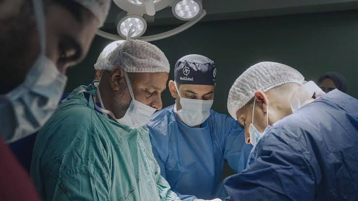 'American Doctor' surpasses $400,000